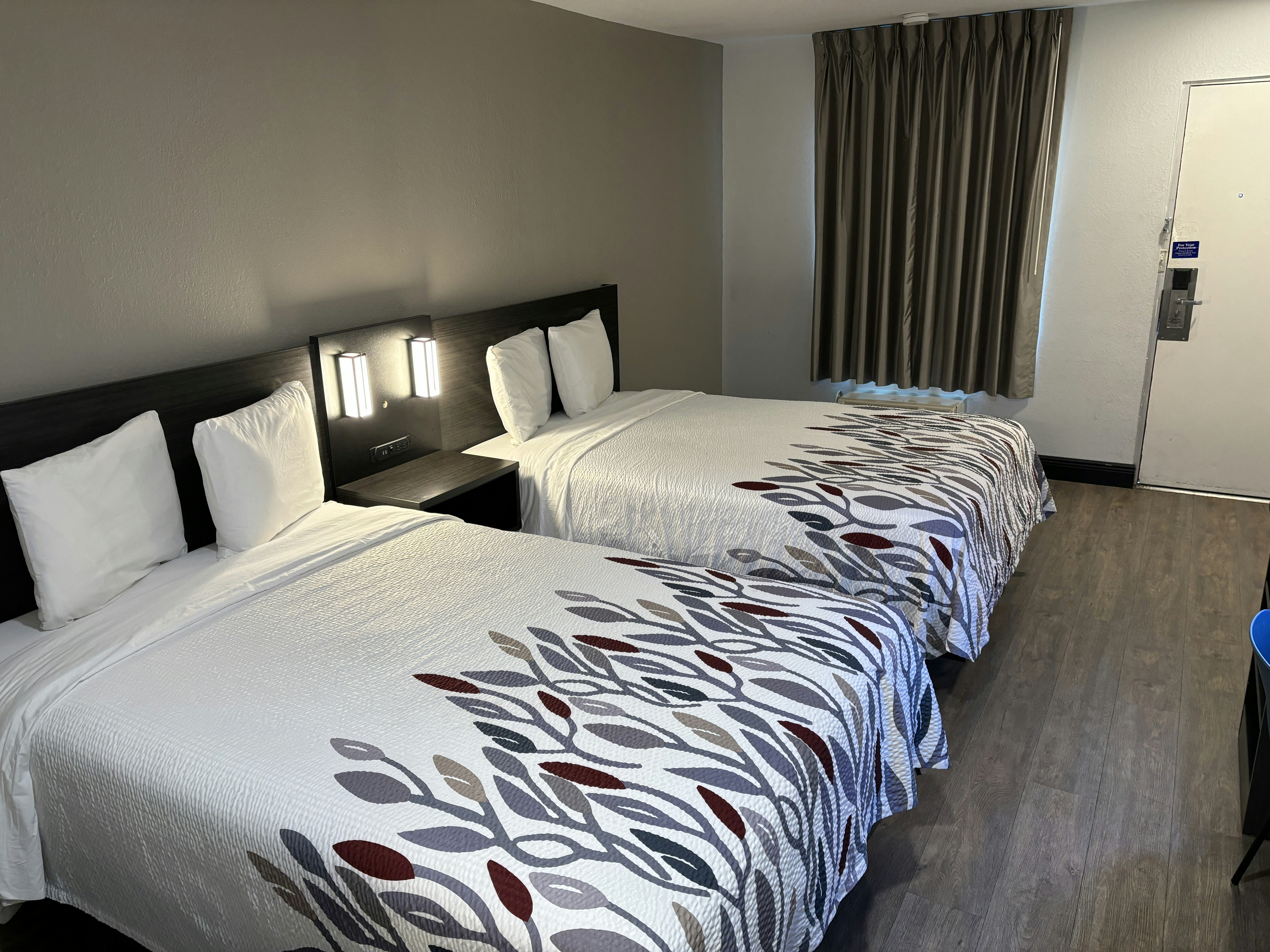 Deluxe, 2 Double Beds, Smoking