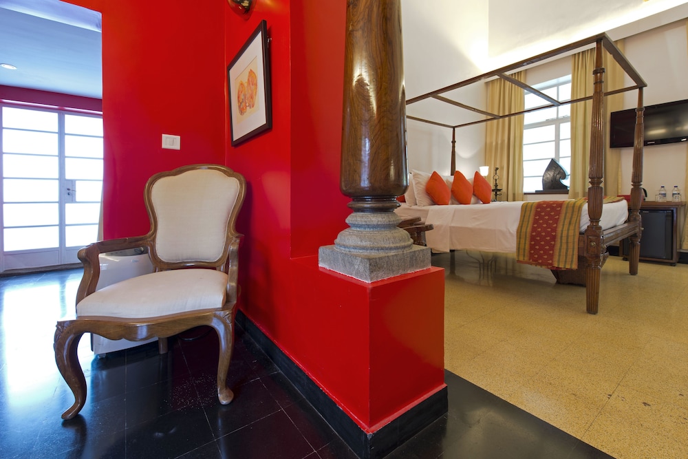 THE MALABAR HOUSE 33/44