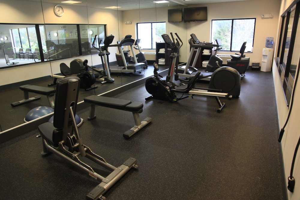 Holiday Inn Express Suites La Vale Cumberland 34/59