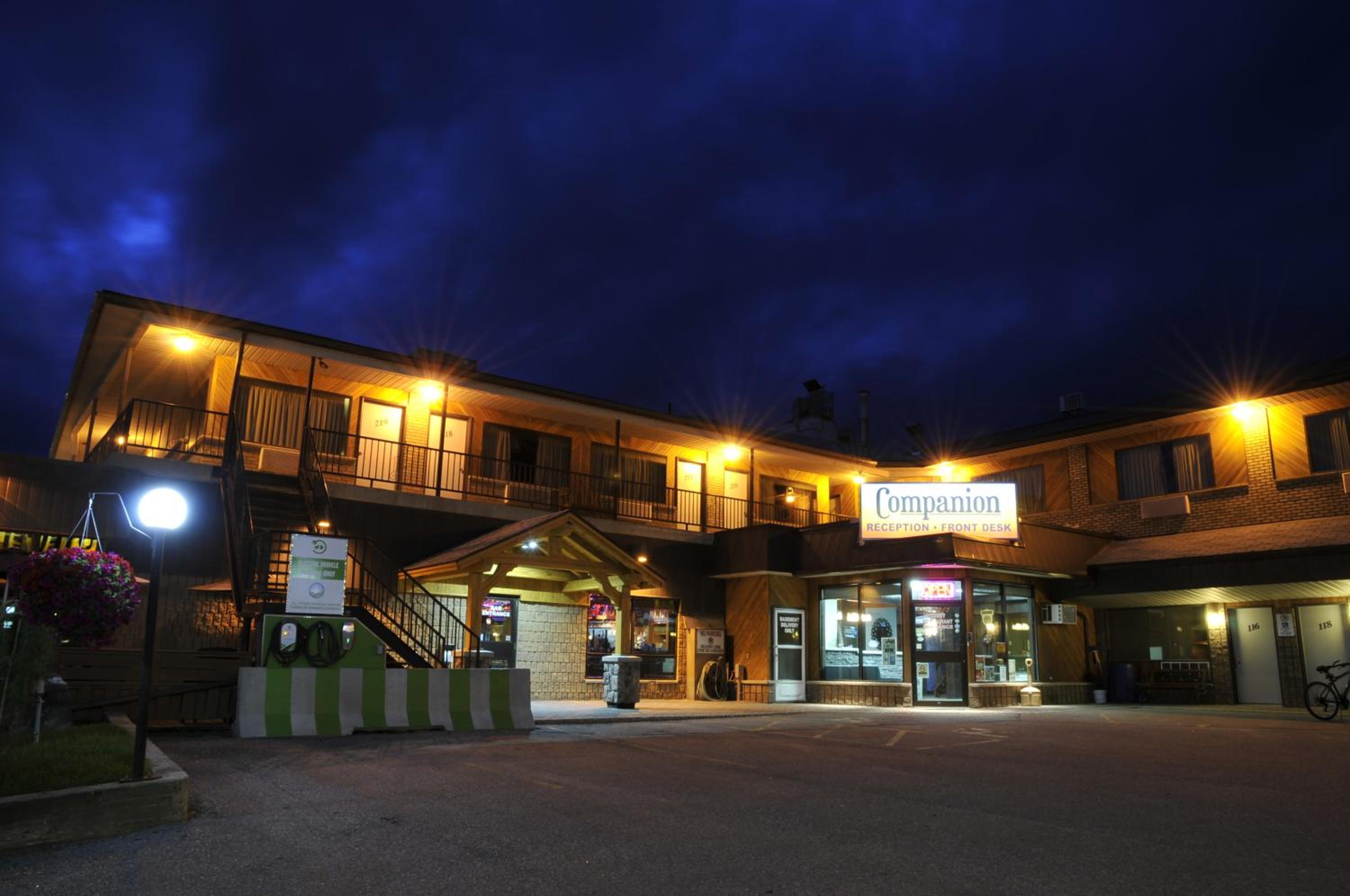 Companion Hotel Motel 1/33