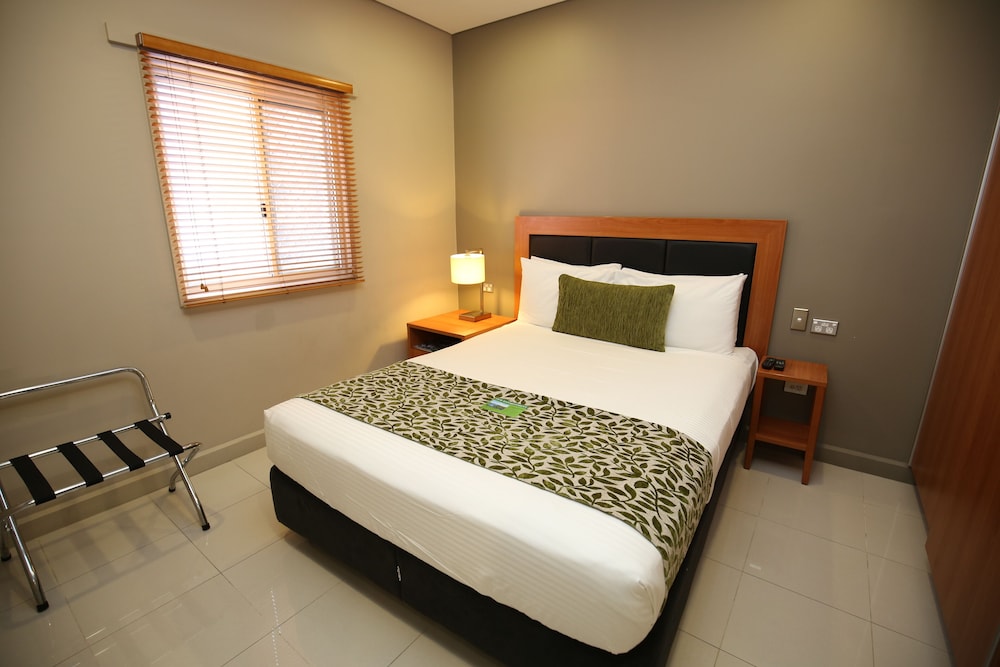 Ela Beach Hotel And Apartments 18/32