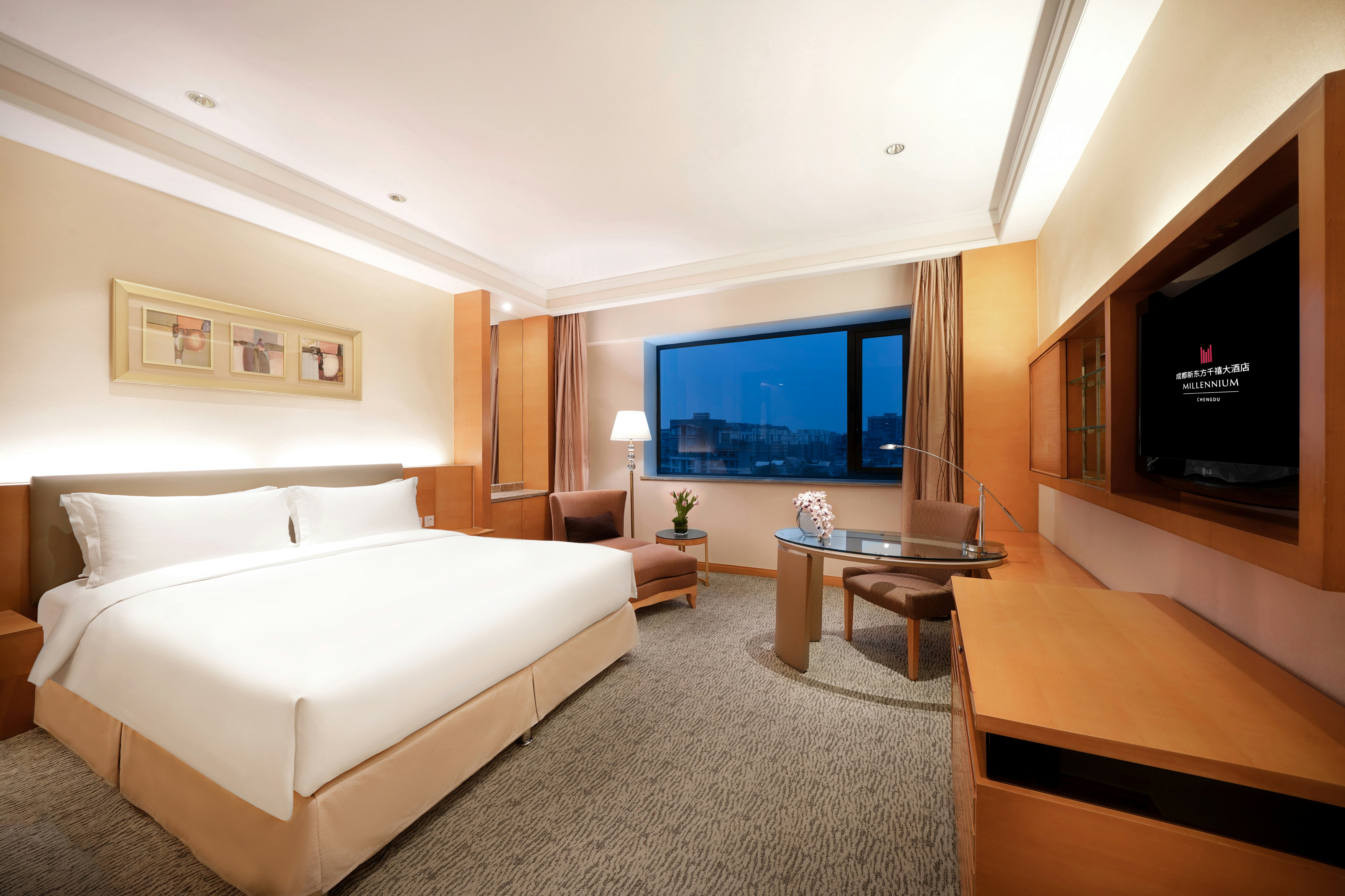 Millennium Hotel Chengdu 10/76