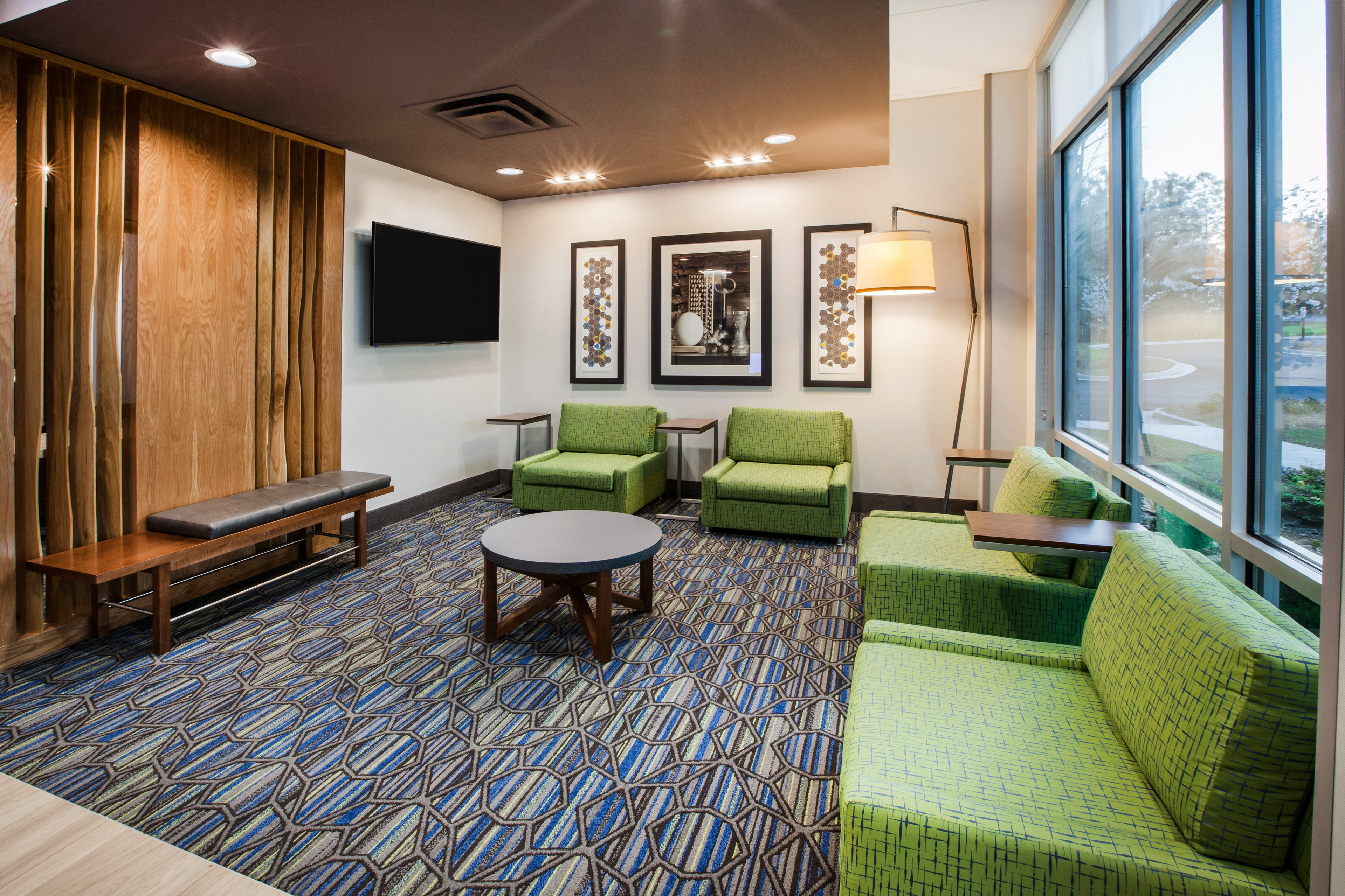 Holiday Inn Express Hotel Suites Murray 15/23