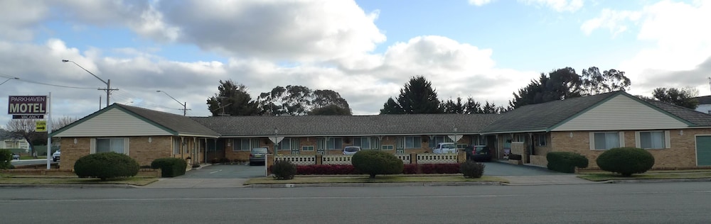 PARKHAVEN MOTEL 3/12