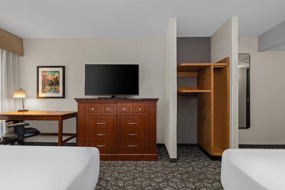 Drury Inn and Suites Creve Coeur St Louis 37/43