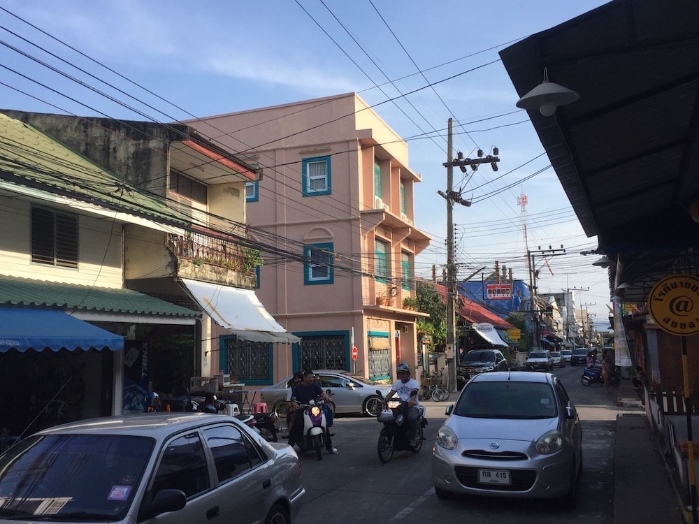 Baan Nai Nakhon 42/48
