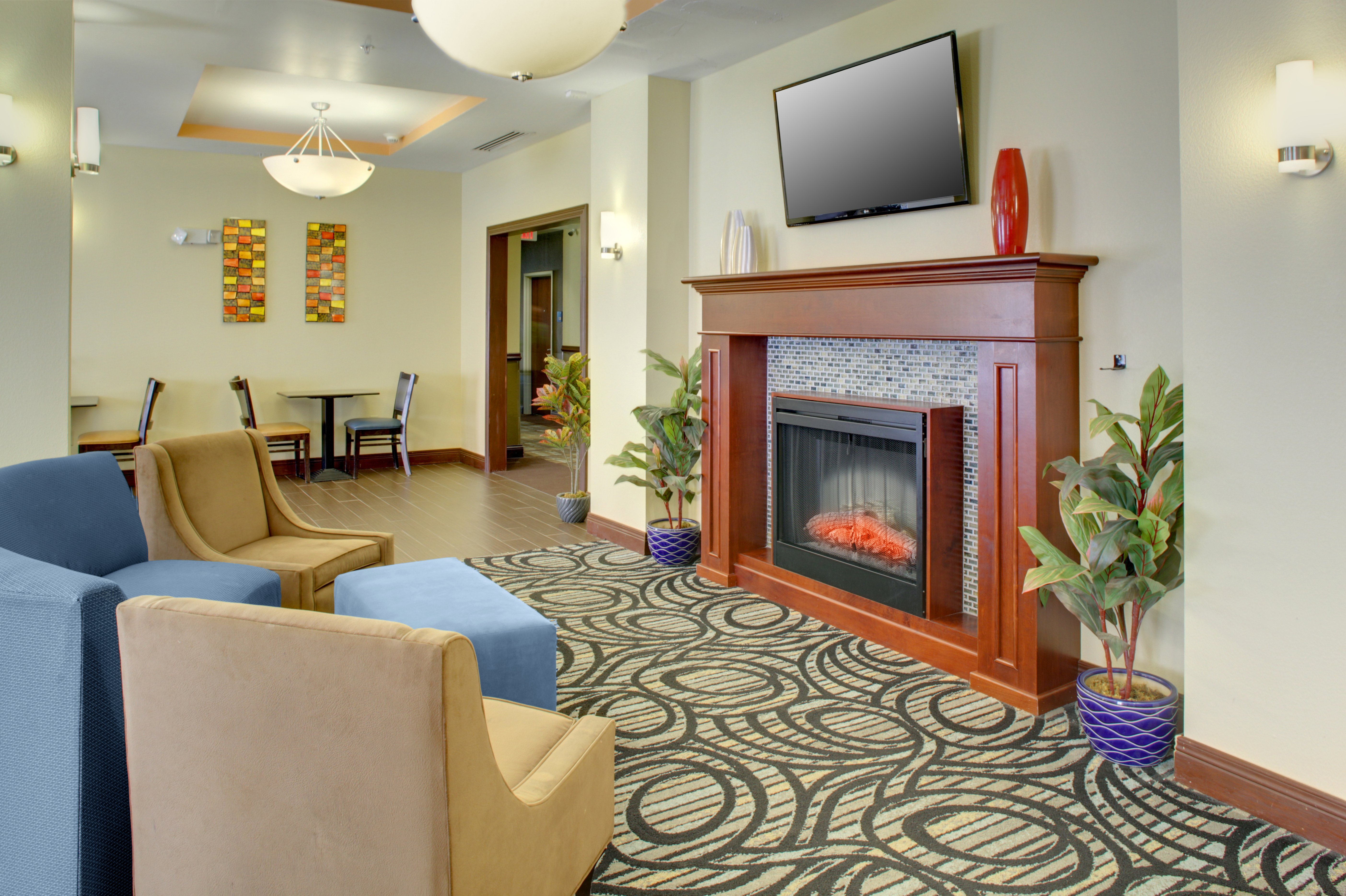 Holiday Inn Express Hotel & Suites Cross Lanes 58/75