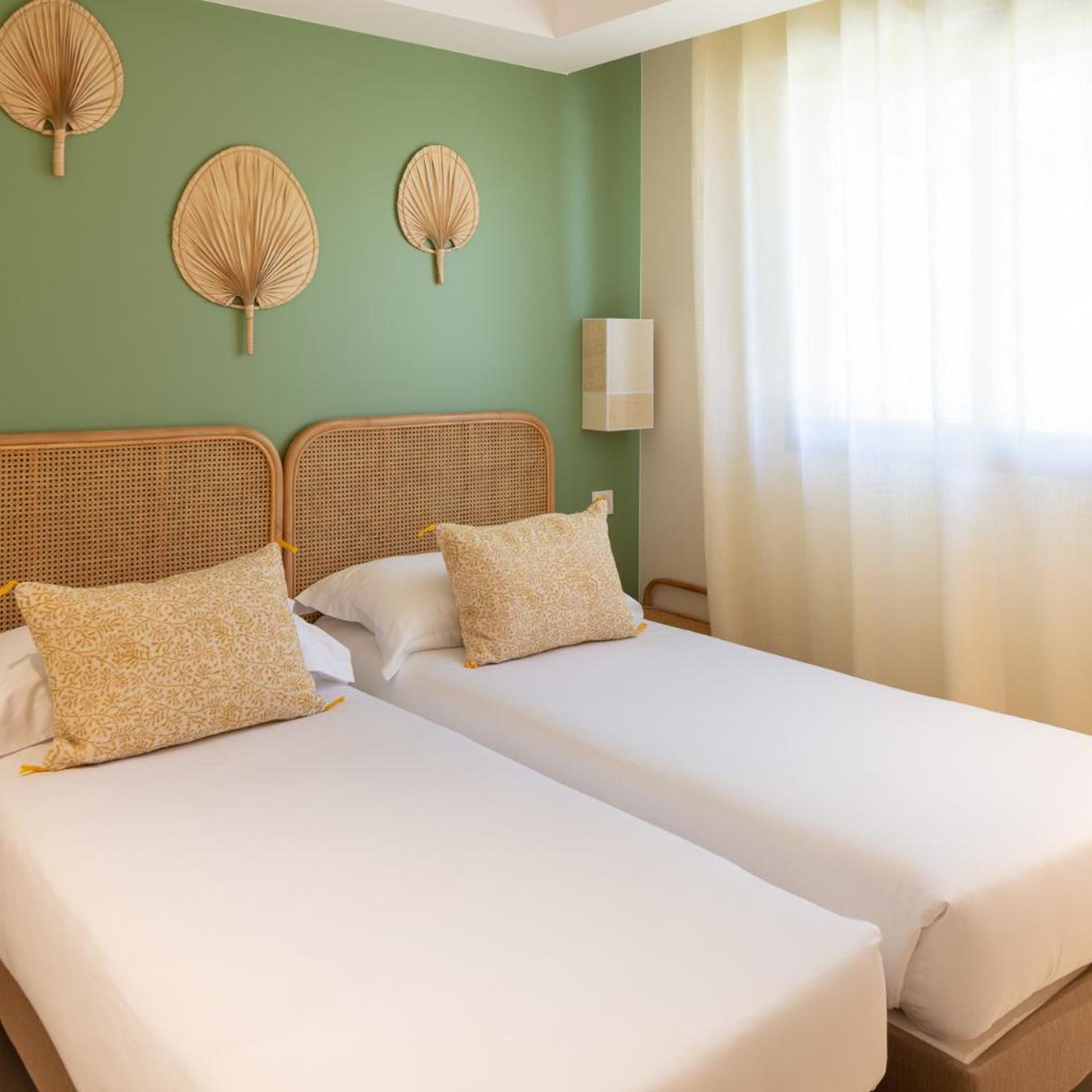 2 Bedrooms, Villa