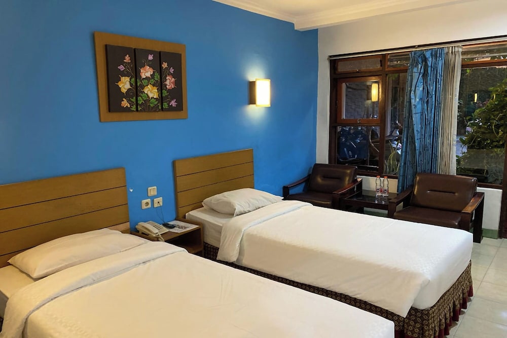 Hotel Lestari Near Lippo Plaza Mall Jember 15/36