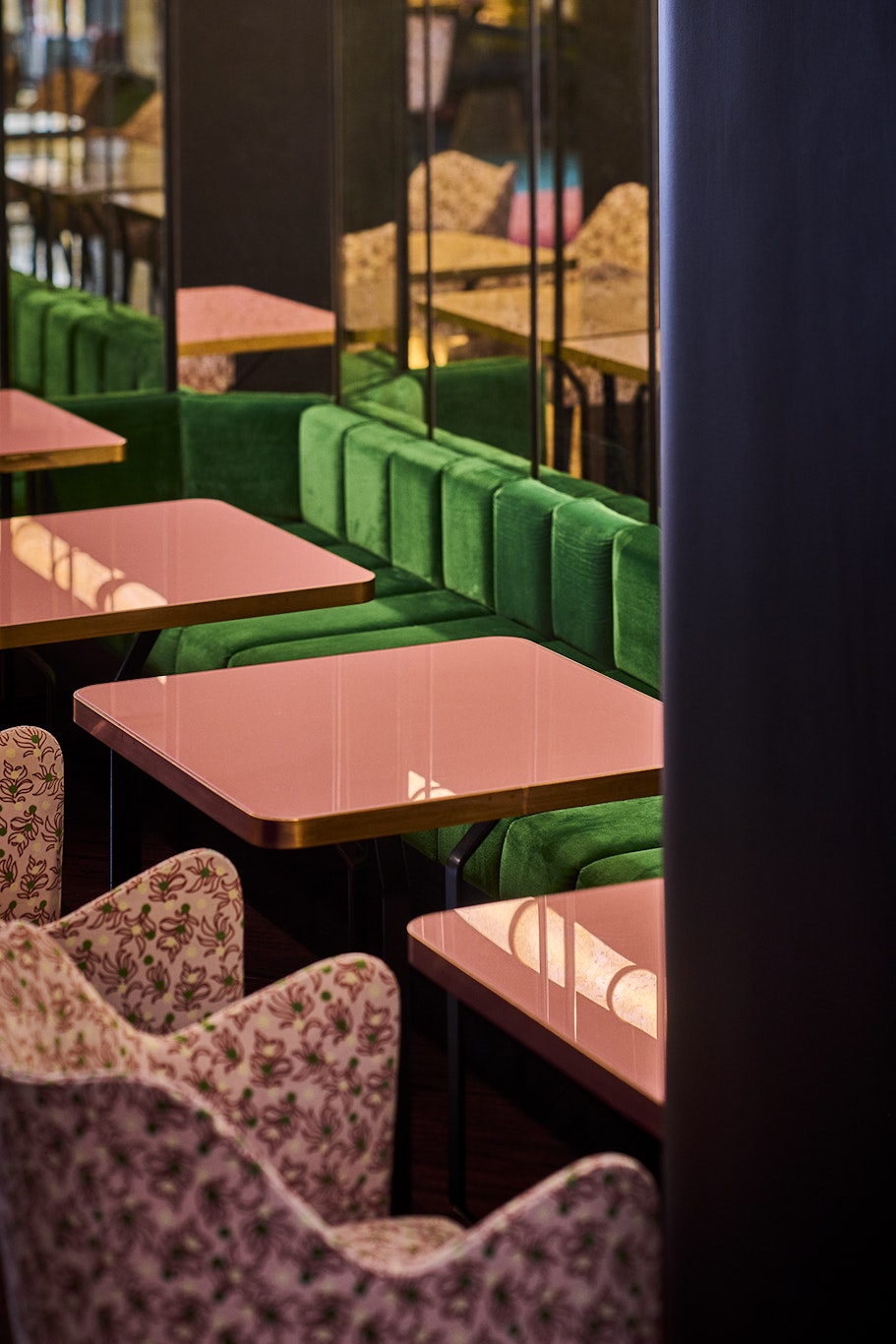 Hotel du Rond-Point des Champs-Elysees 33/68