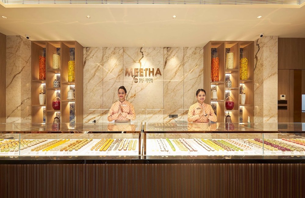 Radisson Mumbai Goregaon 8/75
