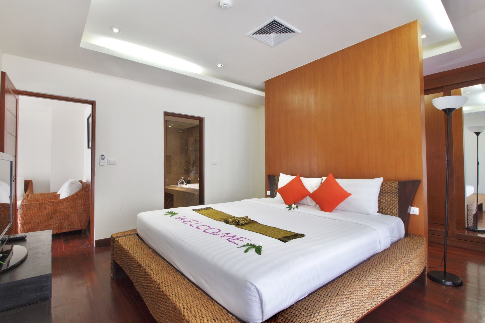 3 BEDROOMS, FAMILY SUITE