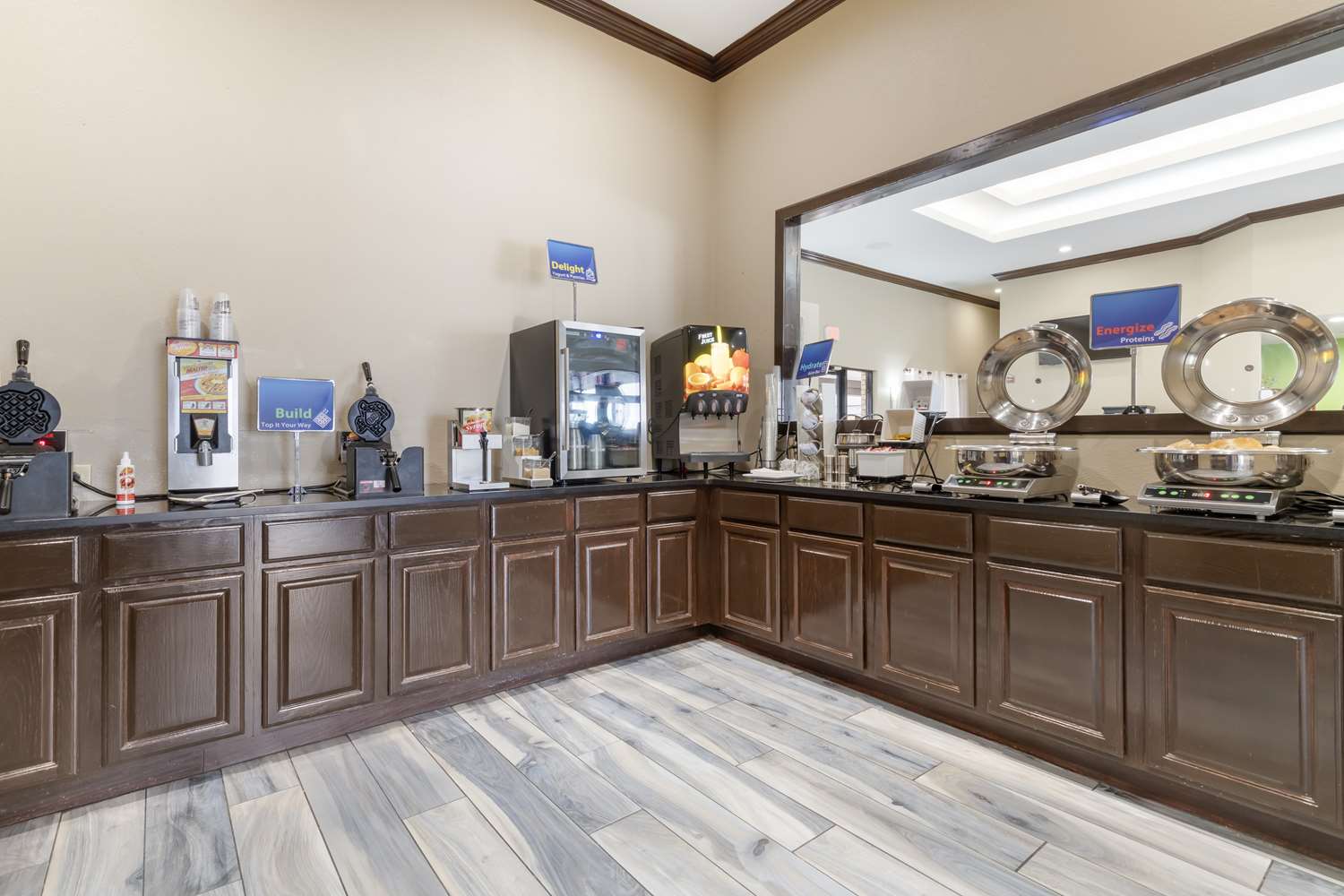 Best Western Near Lackland Afb/Seaworld 34/41