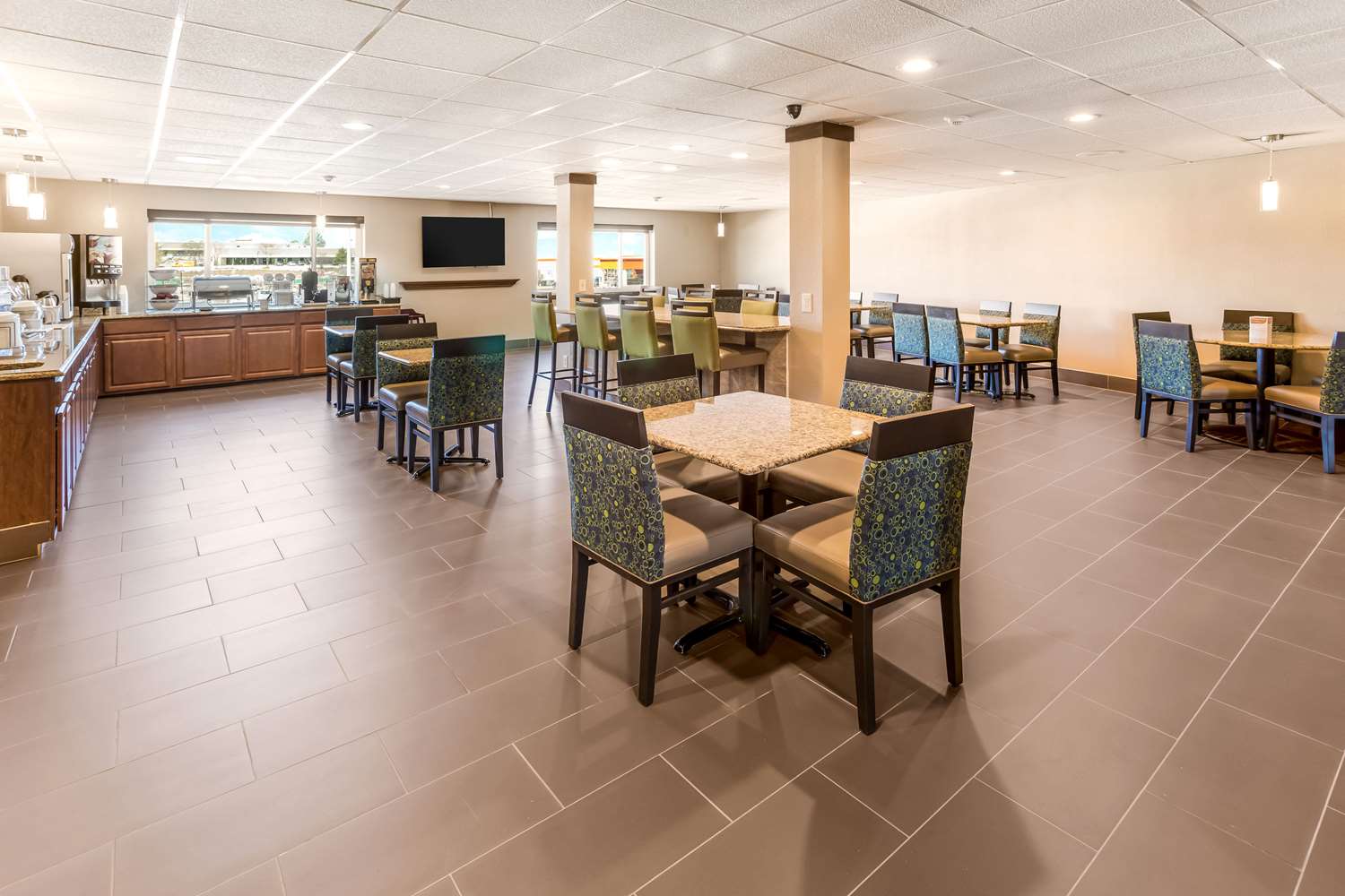 Comfort Inn Waukesha - Milwaukee West 14/16