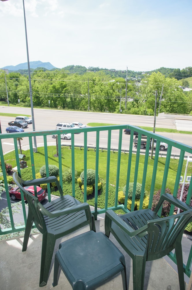 Pigeon River Inn 44/65