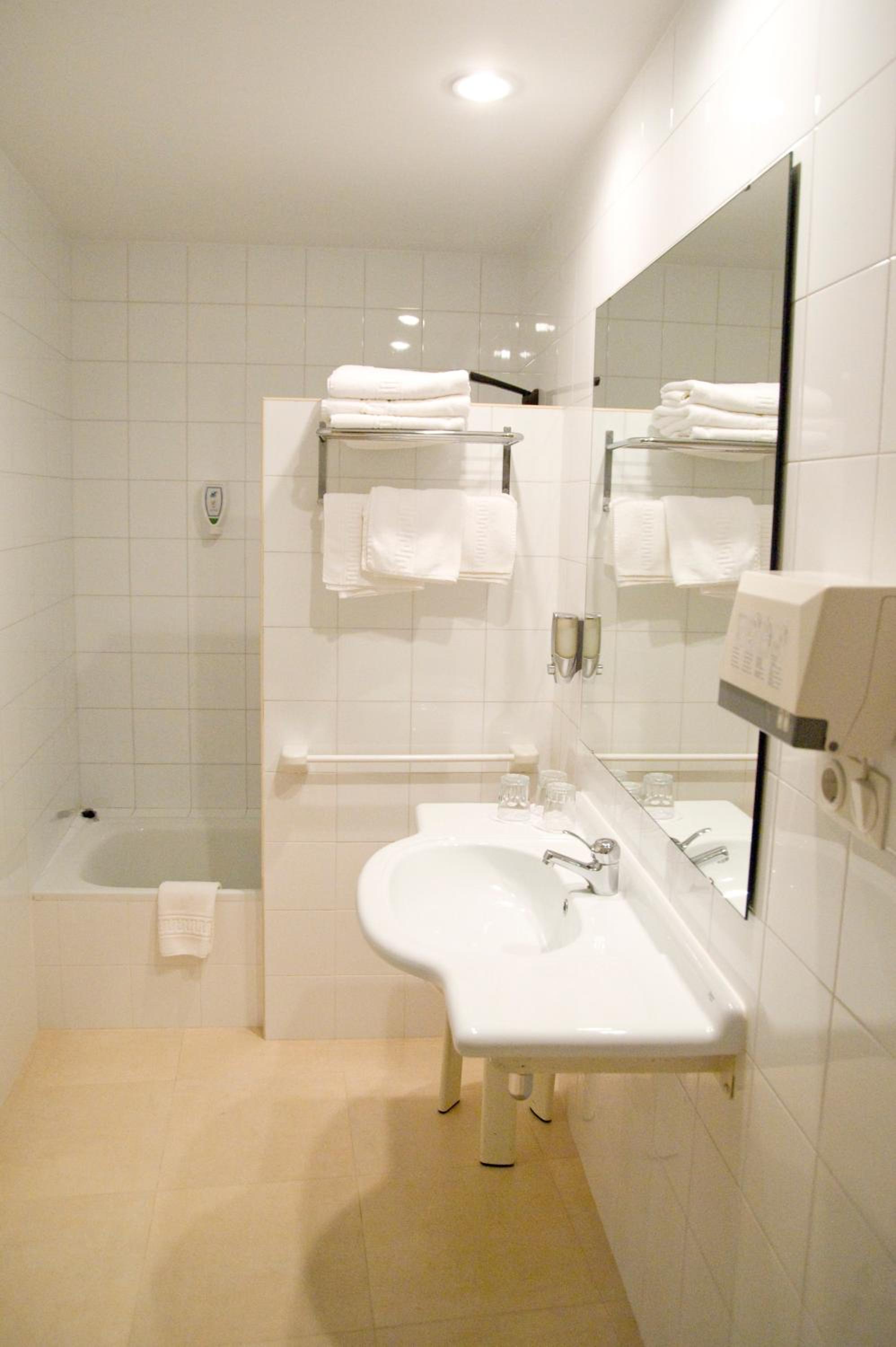 غرفة ثلاثية، Hotel Balaguer 8/8