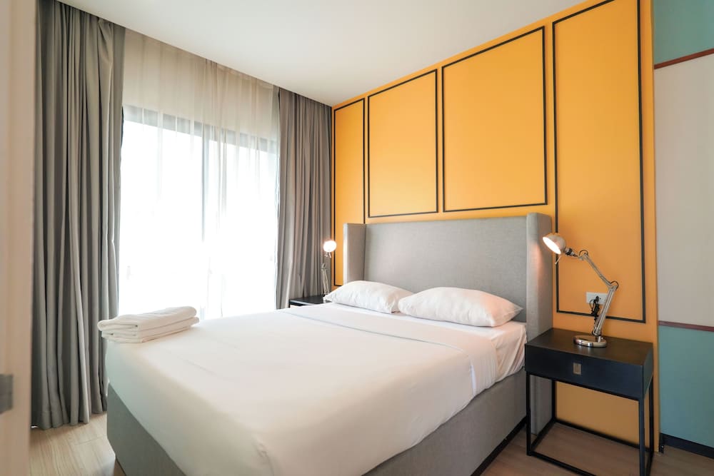 غرفة قياسية بسرير كوين بمطبخ، DLUX Condominium 5/10