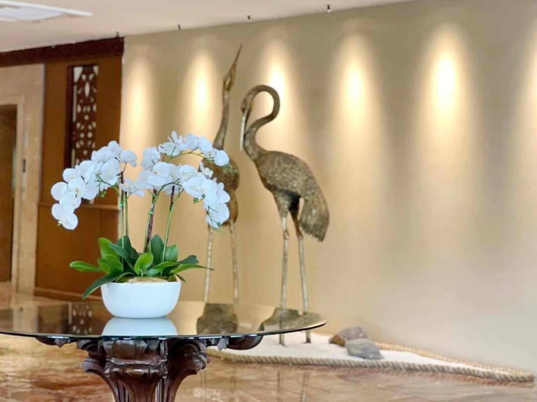 The Borneo Hotel 2/24