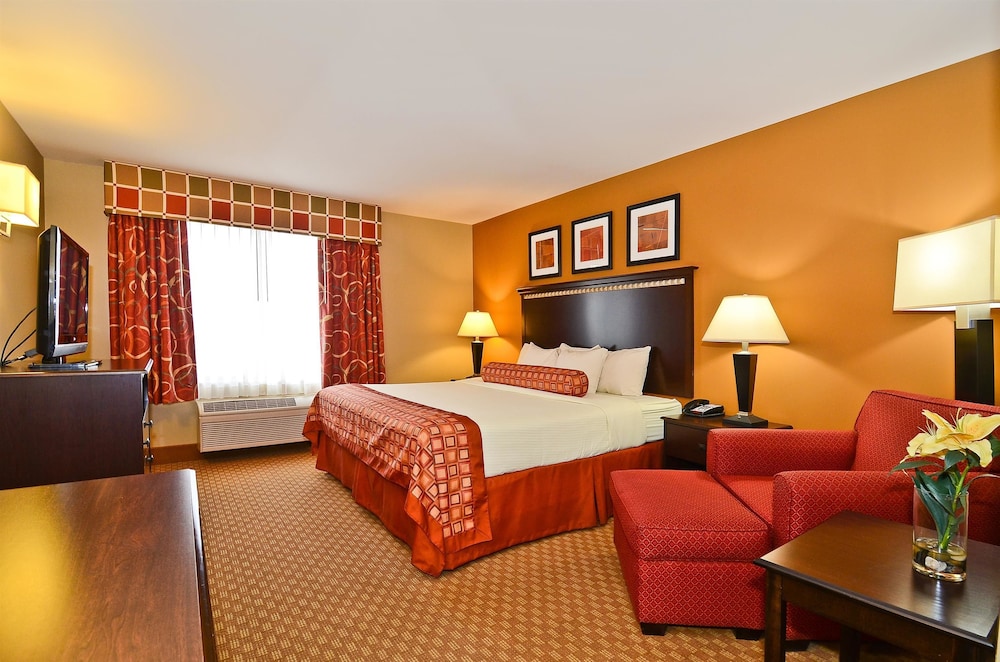 Spark by Hilton Oak Forest 13/48