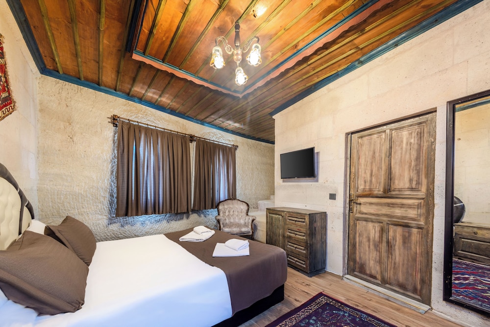 Kayatas Hotel 12/45