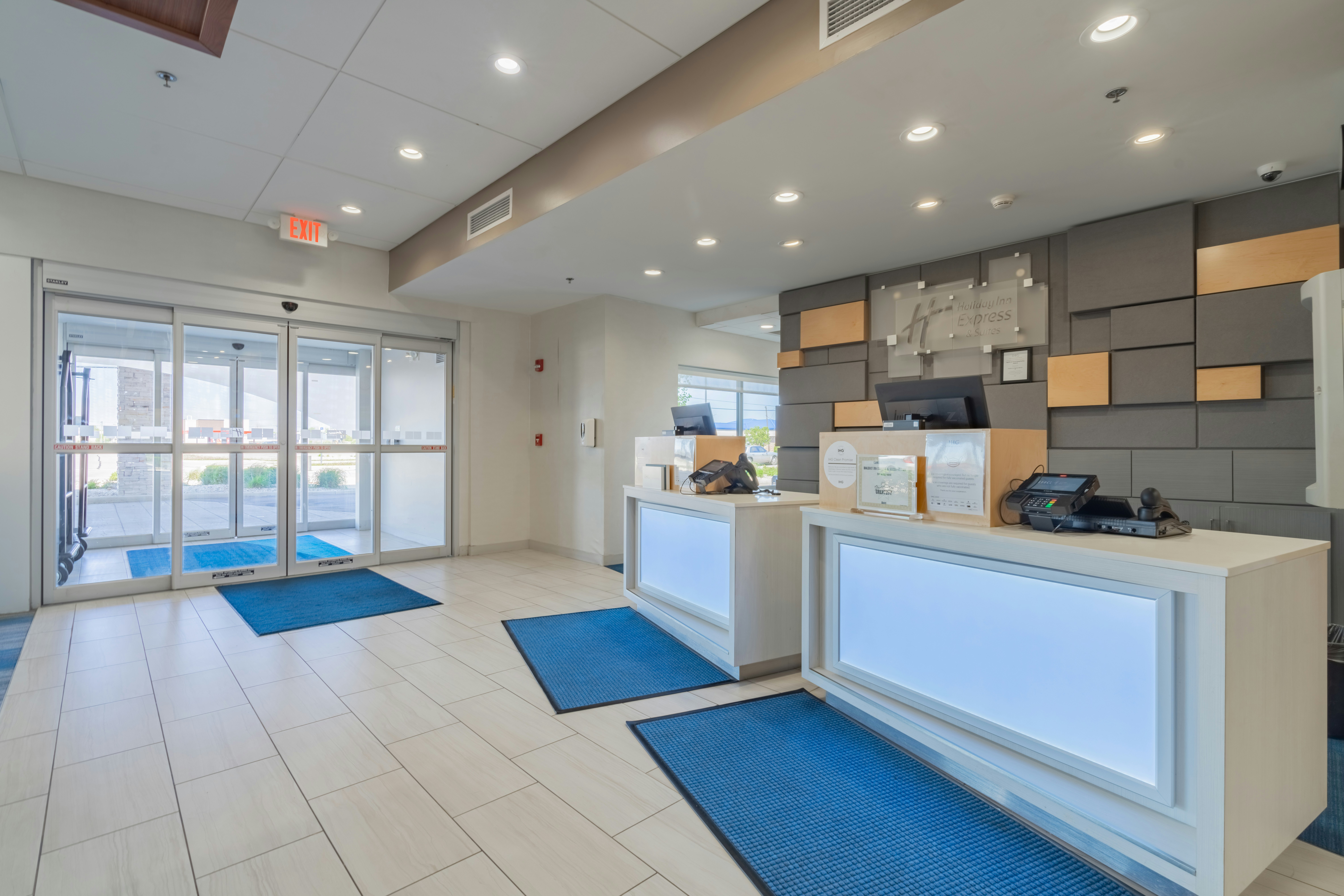 Holiday Inn Express & Suites Marion 7/65
