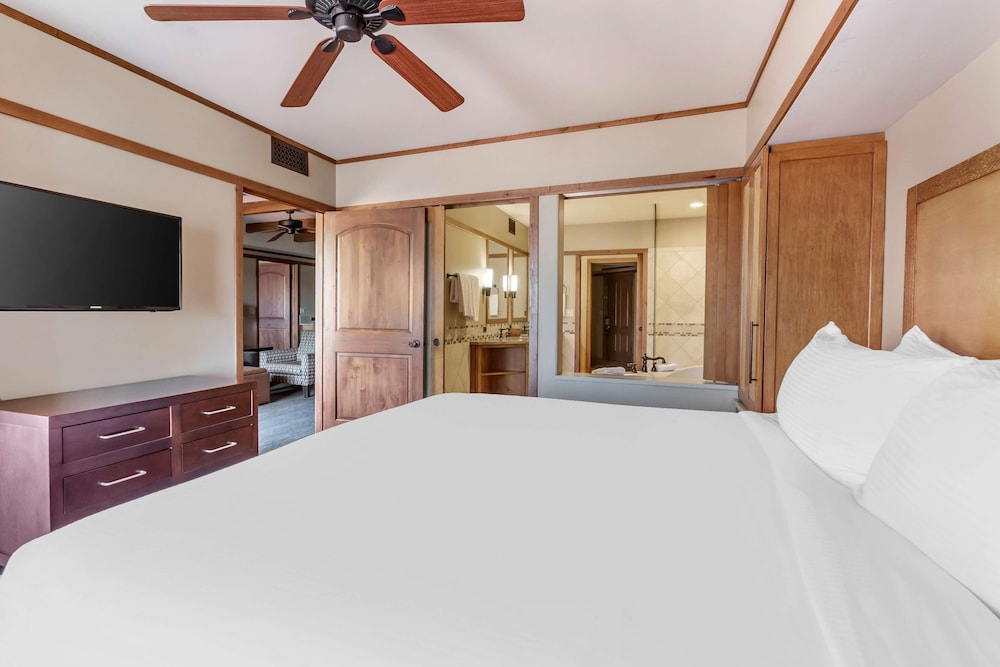 3 BEDROOMS, SUNSET, SUITE, 2 KING BEDS, QUEEN BED