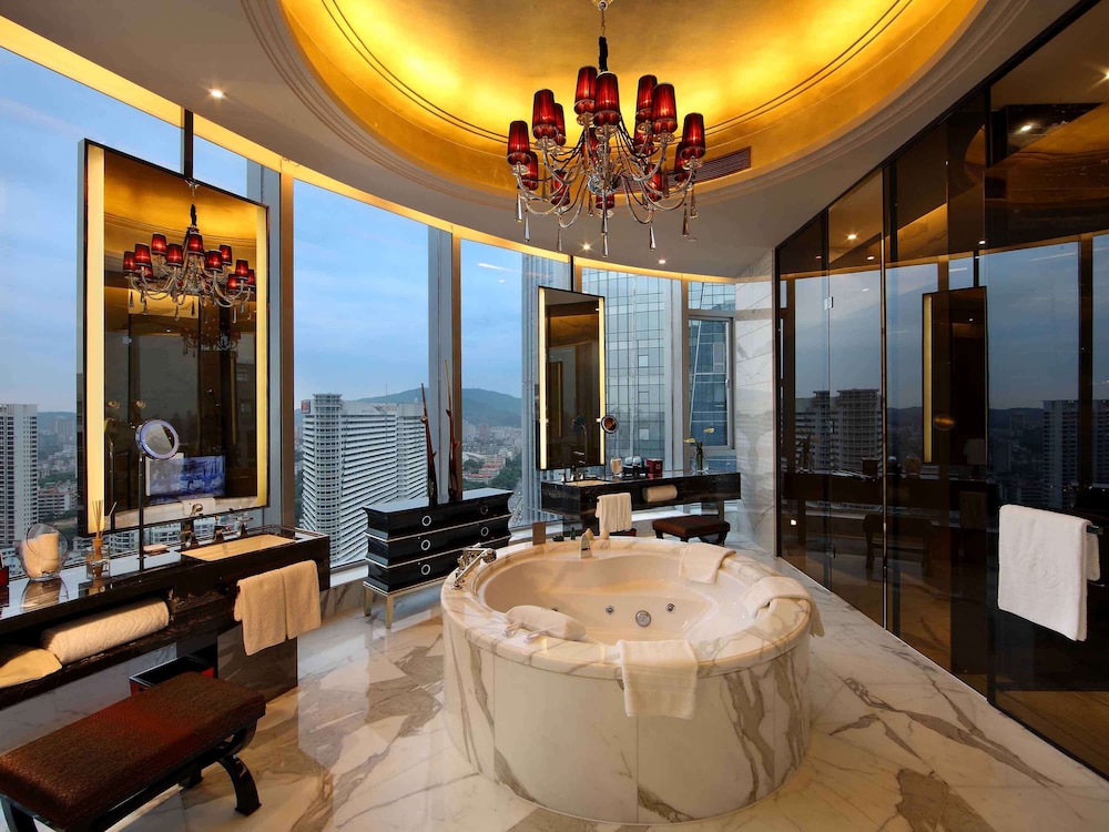 Sofitel Guangzhou Sunrich 64/76