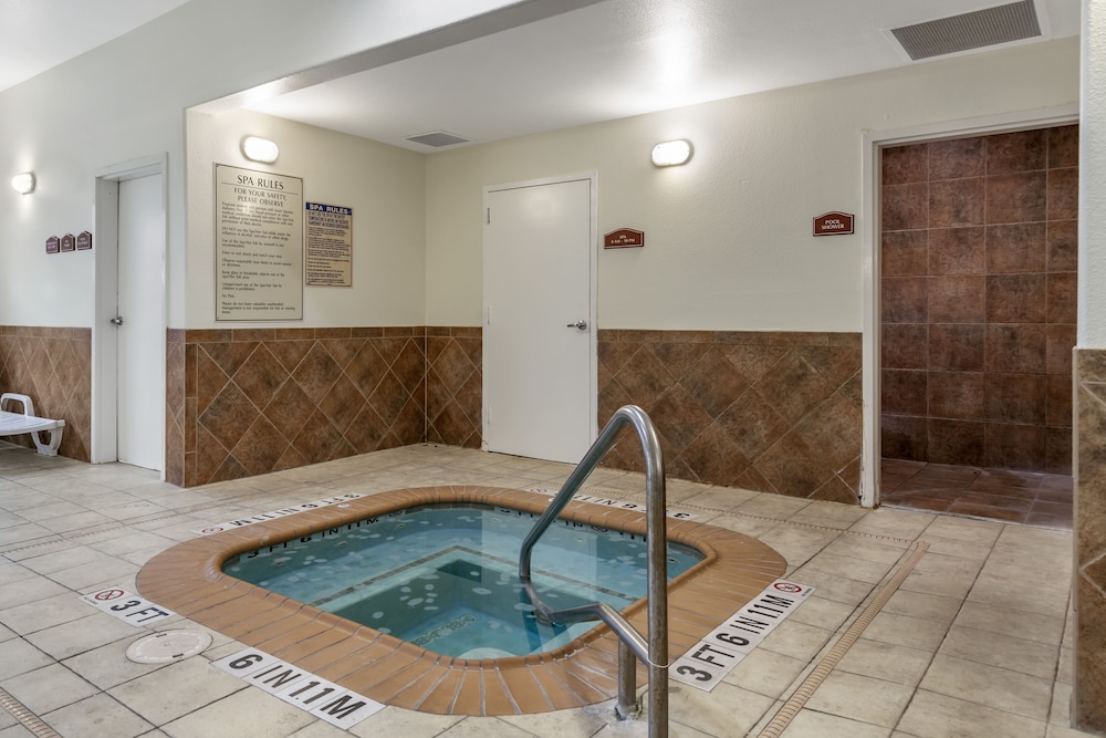 Comfort Suites Medical Center Near Six Flags 10/44