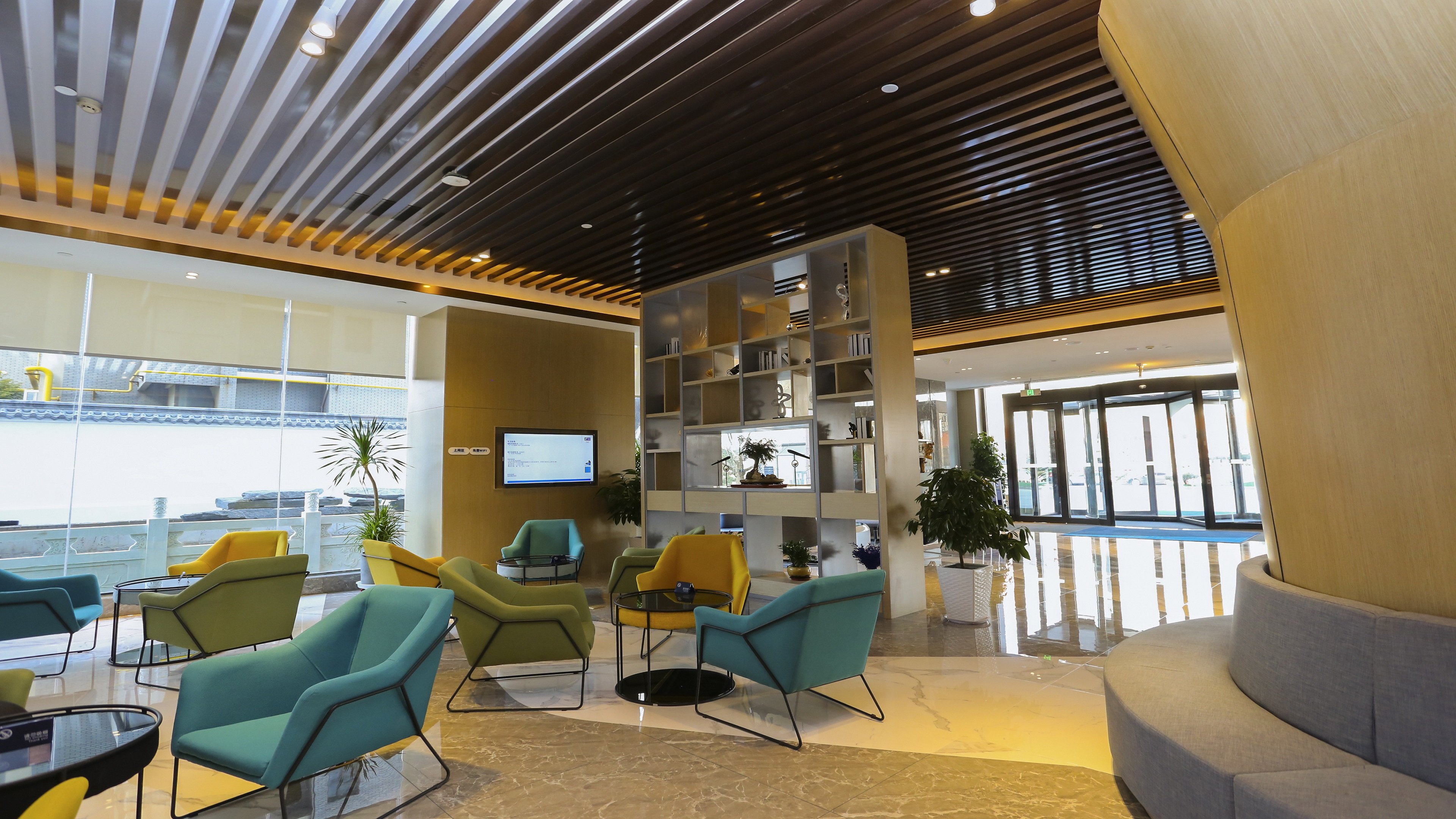 Holiday Inn Express LINYI RIVERSIDE 25/43