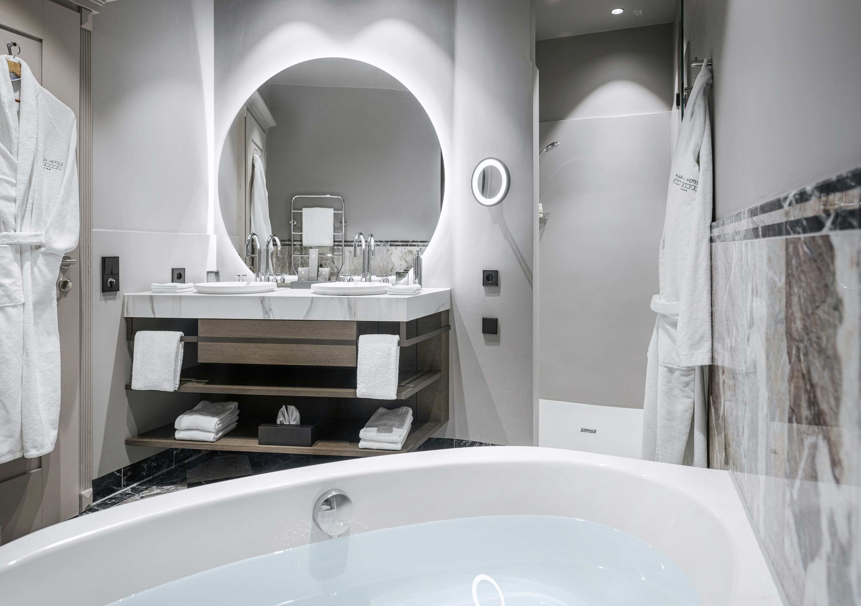 Hotel Weisses Rossl Kitzbuhel 49/50