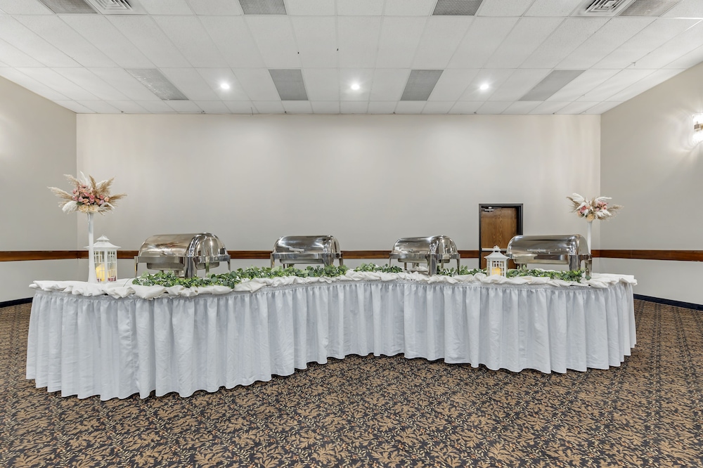 Seaport Inn and Suites 29/38