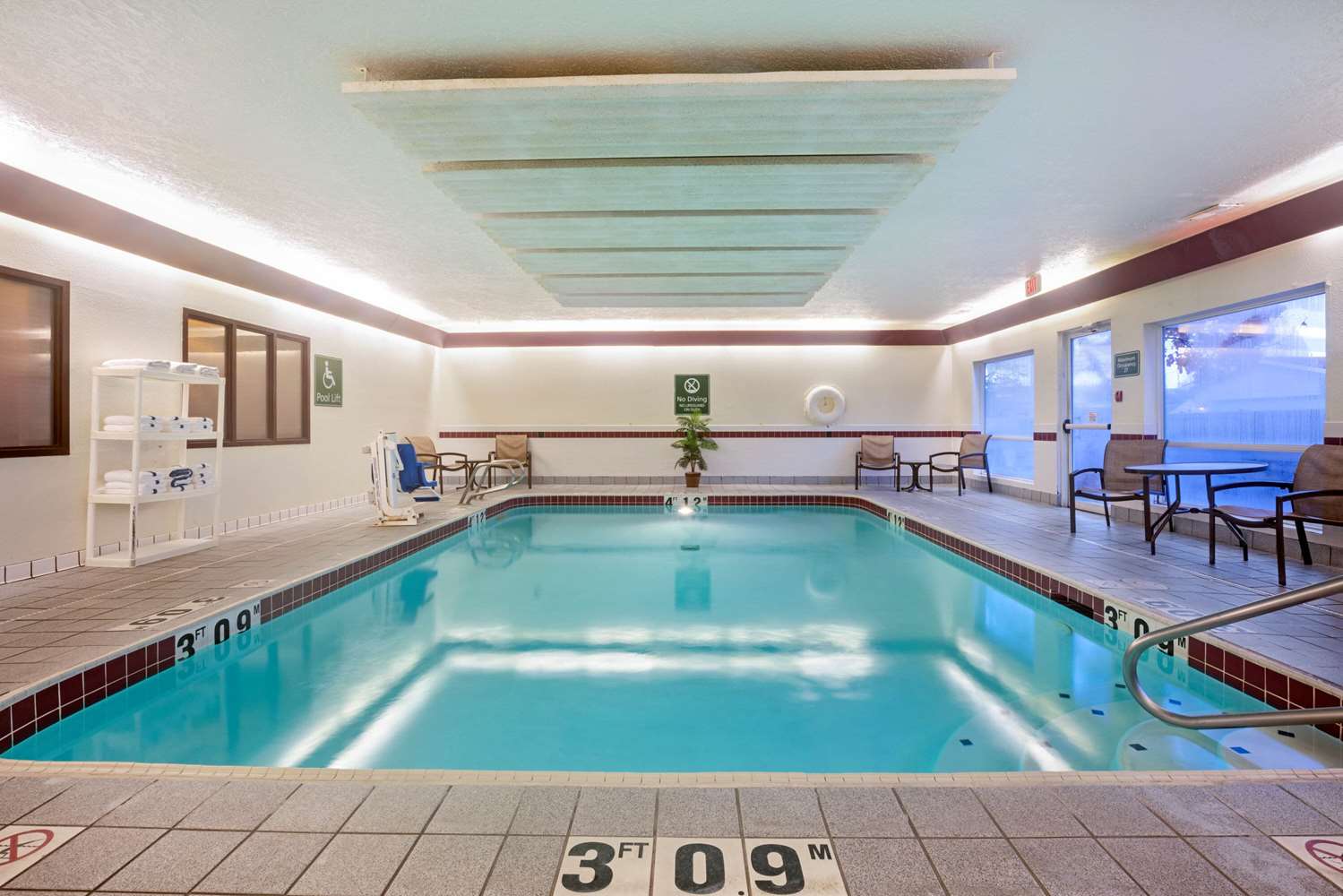 swimming pool spa