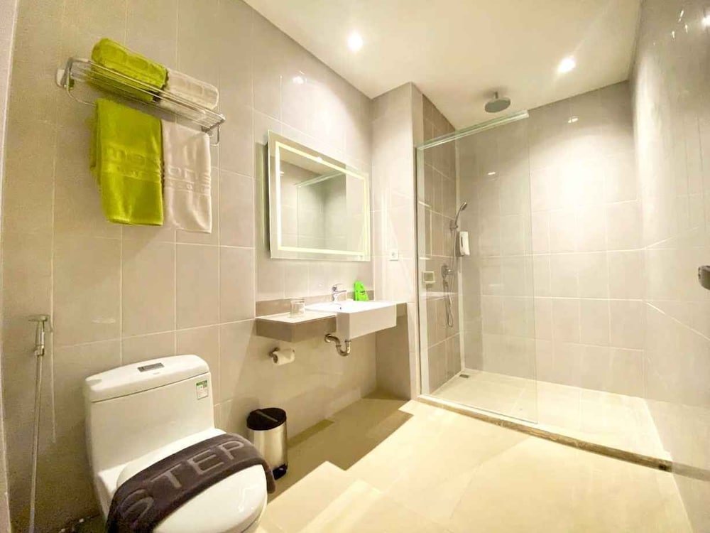 MaxOneHotels at Kota Harapan Indah Bekasi 32/32