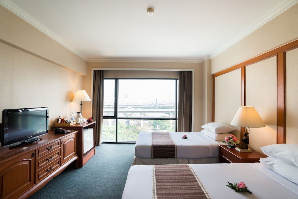 Bangkok Palace Hotel 36/75