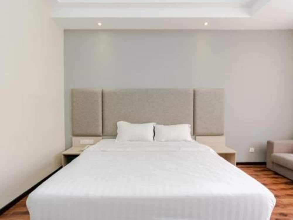 Livingston Hotel Sandakan 24/57