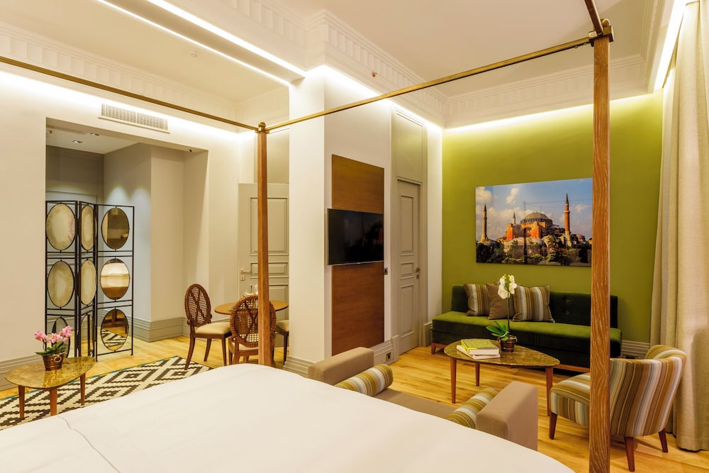 Ravouna 1906 Suites - Special Class Adults Only 15/45