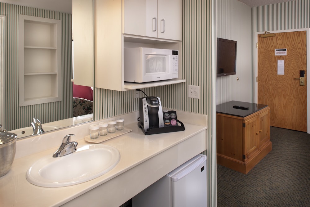 Woodlands Hotel & Suites - A Colonial Williamsburg Hotel 63/64