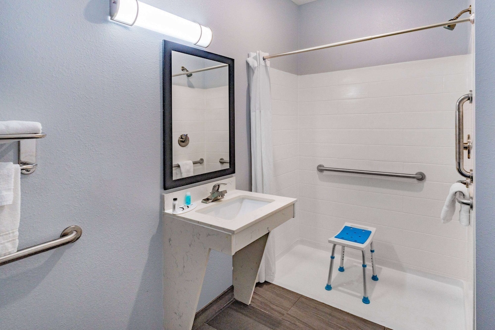 Days Inn Suites By Wyndham Horn Lake Graceland Area 28/29