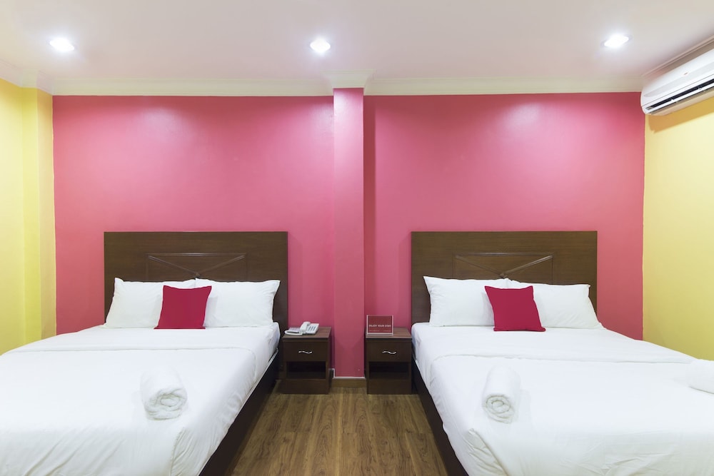 Premium, Family, 2 Queen Beds, No Window
