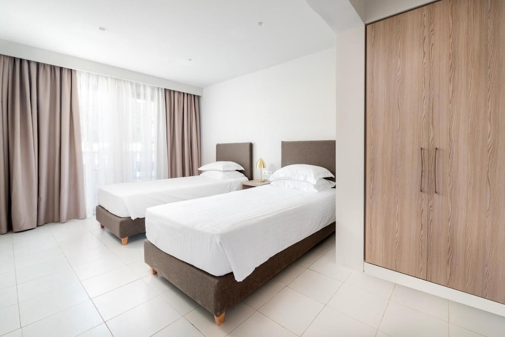 2 Bedrooms, Family, 1 Double and 4 Single Beds