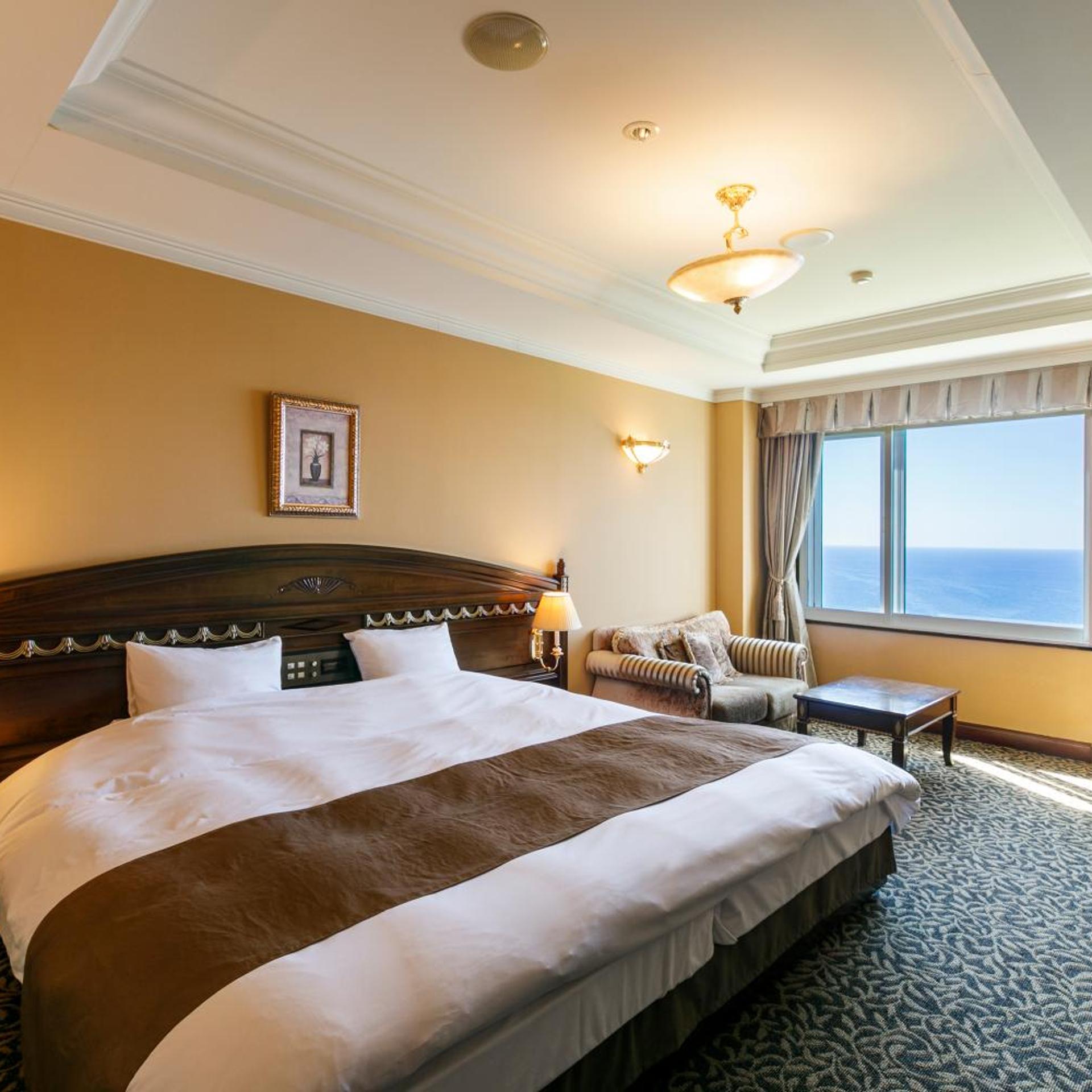 Room, King Bed, Ocean Front