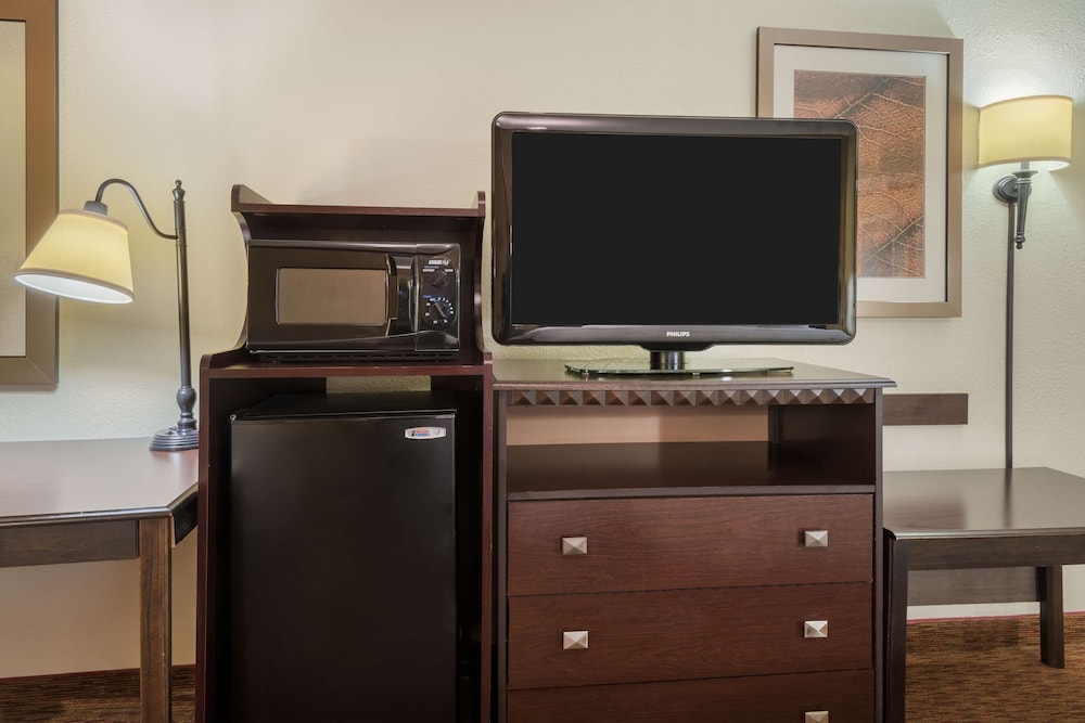 Hampton Inn Charlotte University Place 38/40