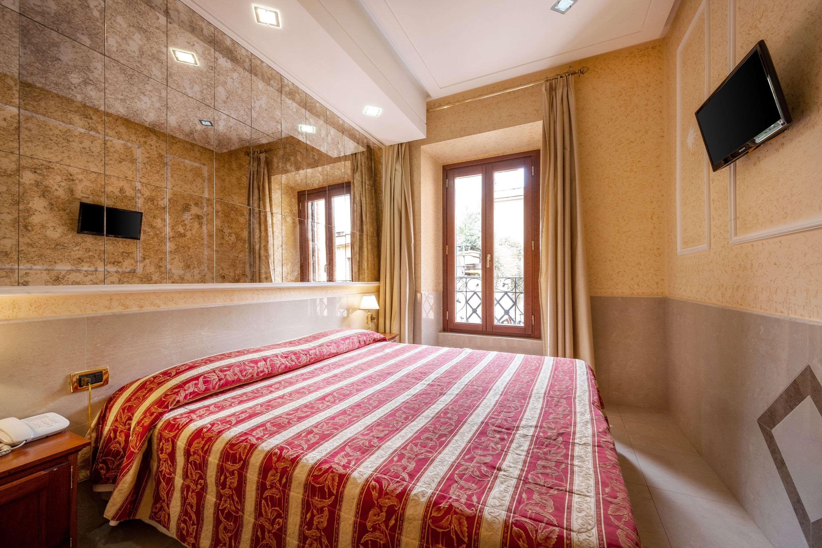 Upgrade, Double and Twin Beds
