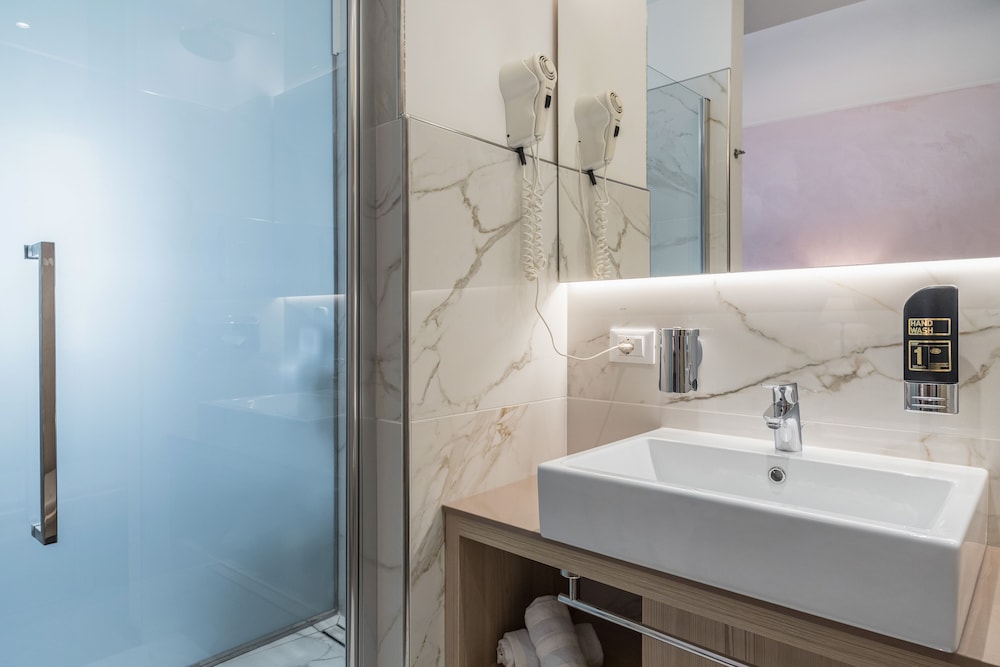 Boutique Hotel Brenzone 74/78