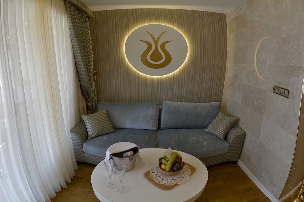 Arden City Hotel 55/67