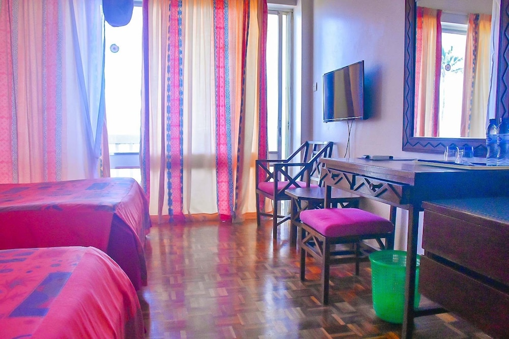 Mombasa Beach Hotel 15/39