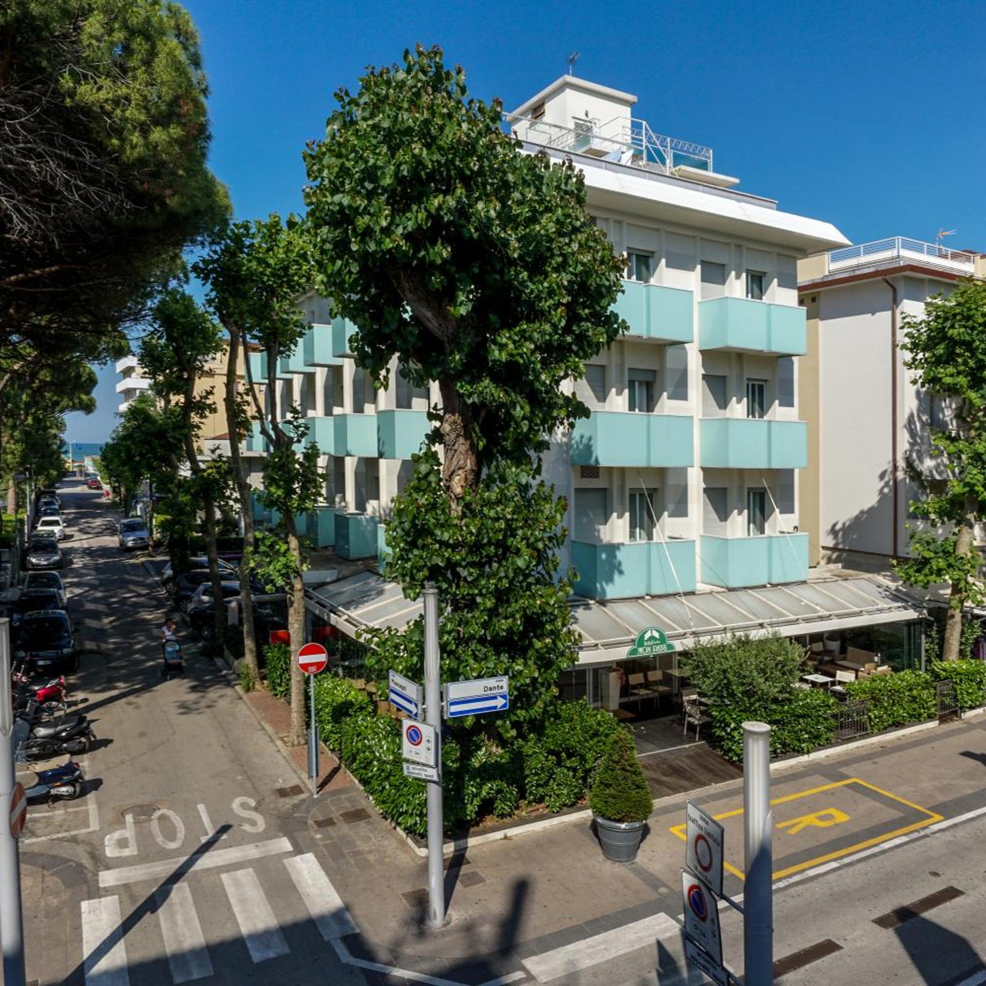 Hotel Mon Pays 41/50