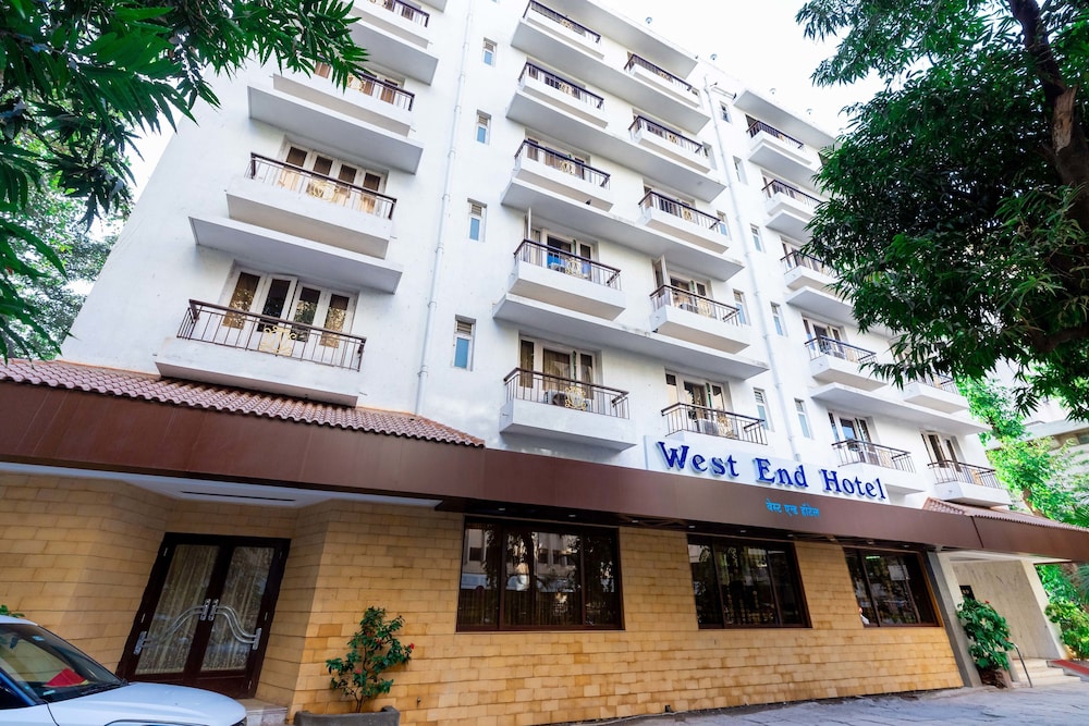 West End Hotel 3/70