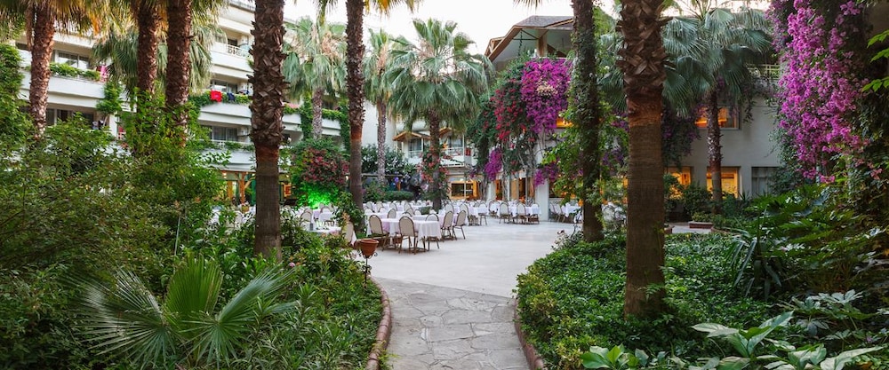 Venus Hotel 23/26