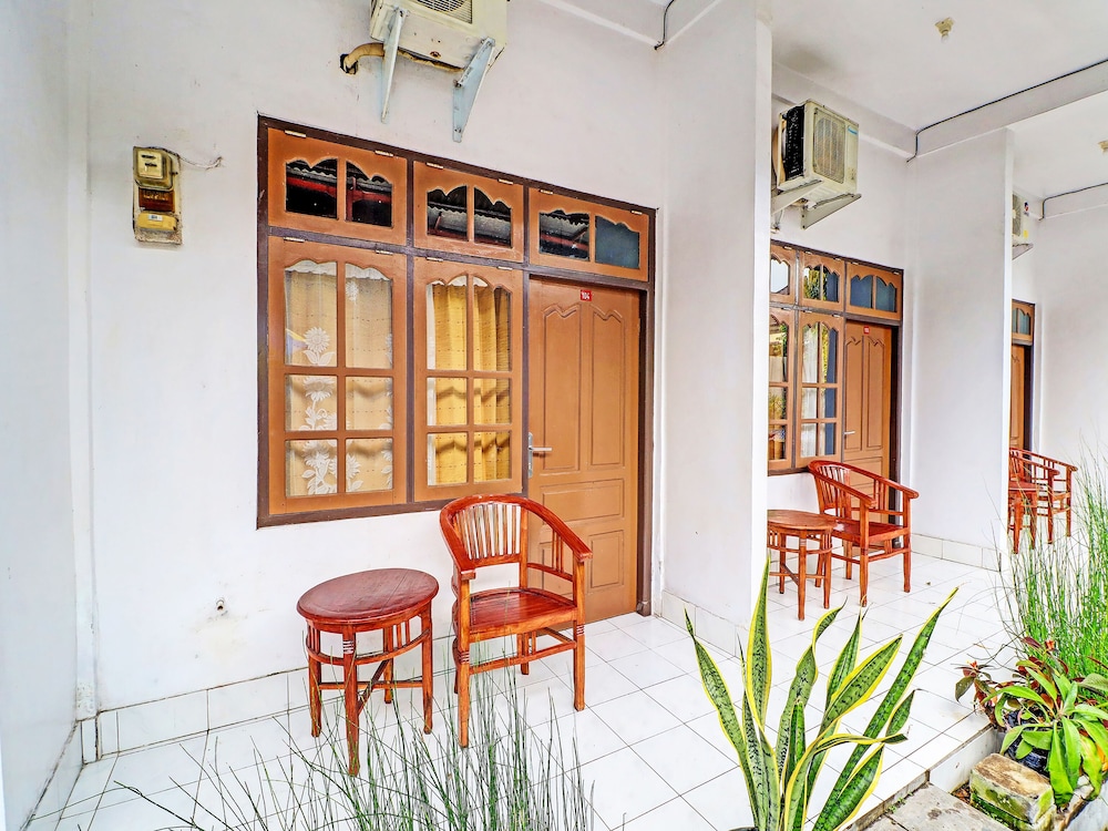 Super OYO 1356 Gusti Residence 7/46